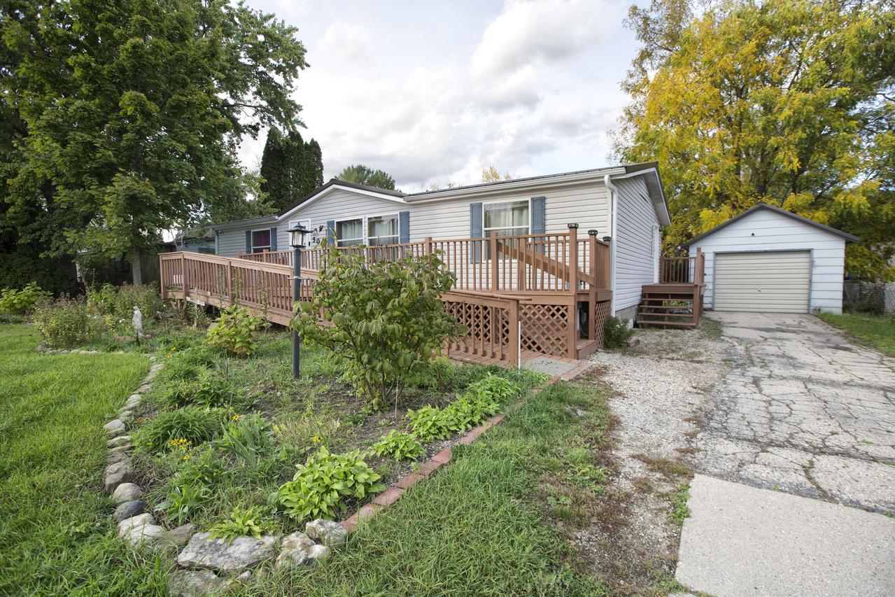 506 Center St, Clyman, WI 53016