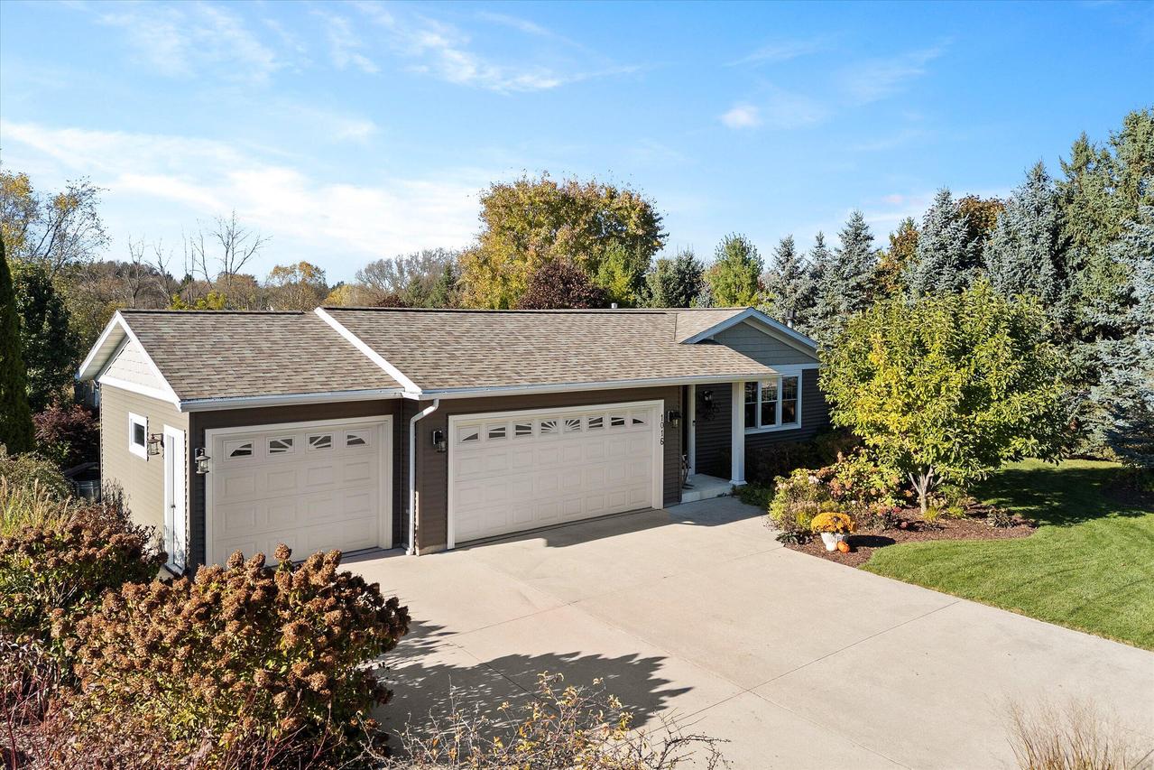 1016 Audubon Rd, Howards Grove, WI 53083