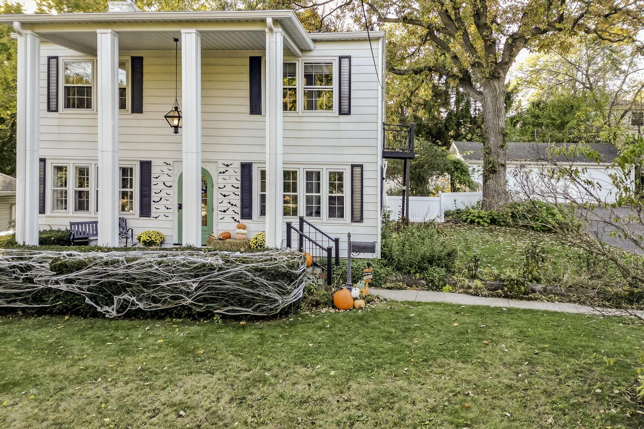 1516 Pleasant View, Waukesha, WI 53188