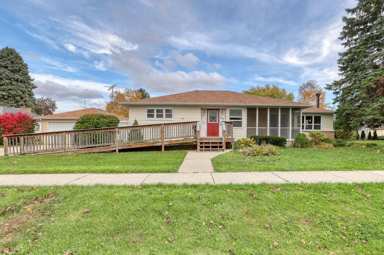 613 N Washington St, Elkhorn, WI 53121