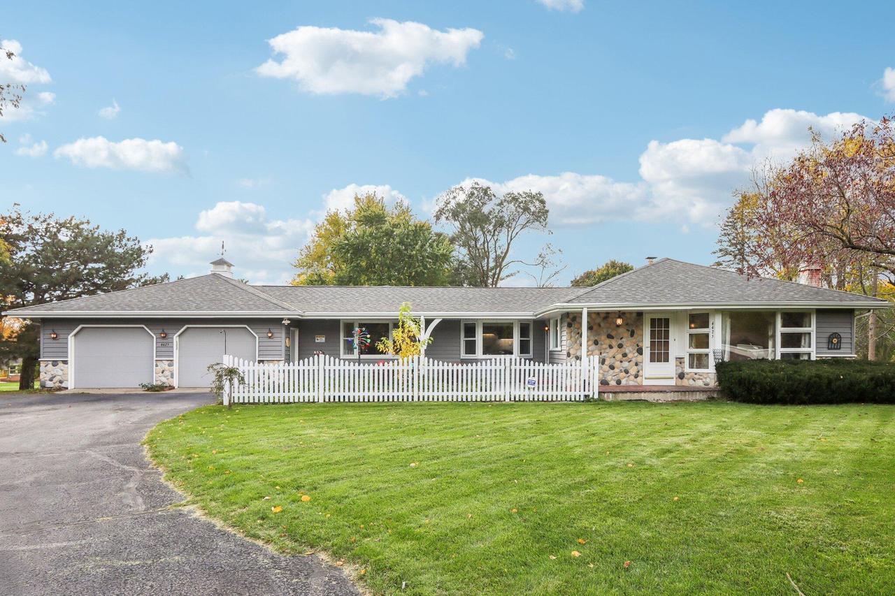 4425 N 143rd St, Brookfield, WI 53005