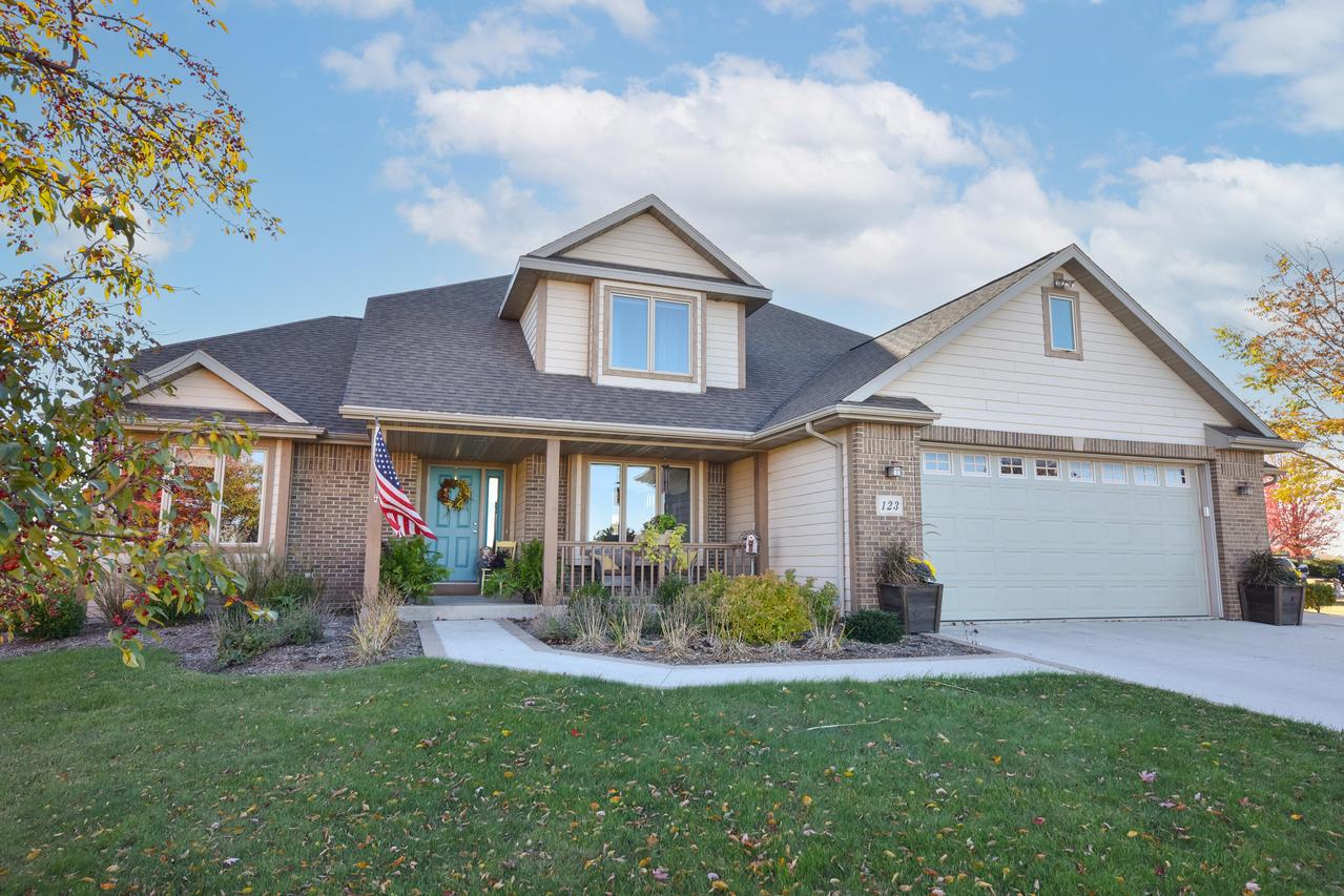 123 Linden Ln, Cedar Grove, WI 53013