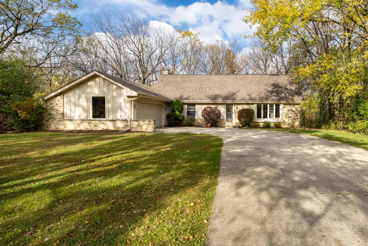 N7W31376 Cambridge Ct, Delafield, WI 53018