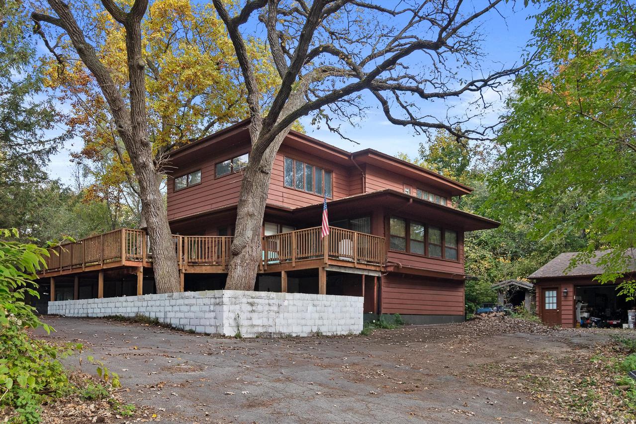 W351S10308 Tuohy Rd, Eagle, WI 53119