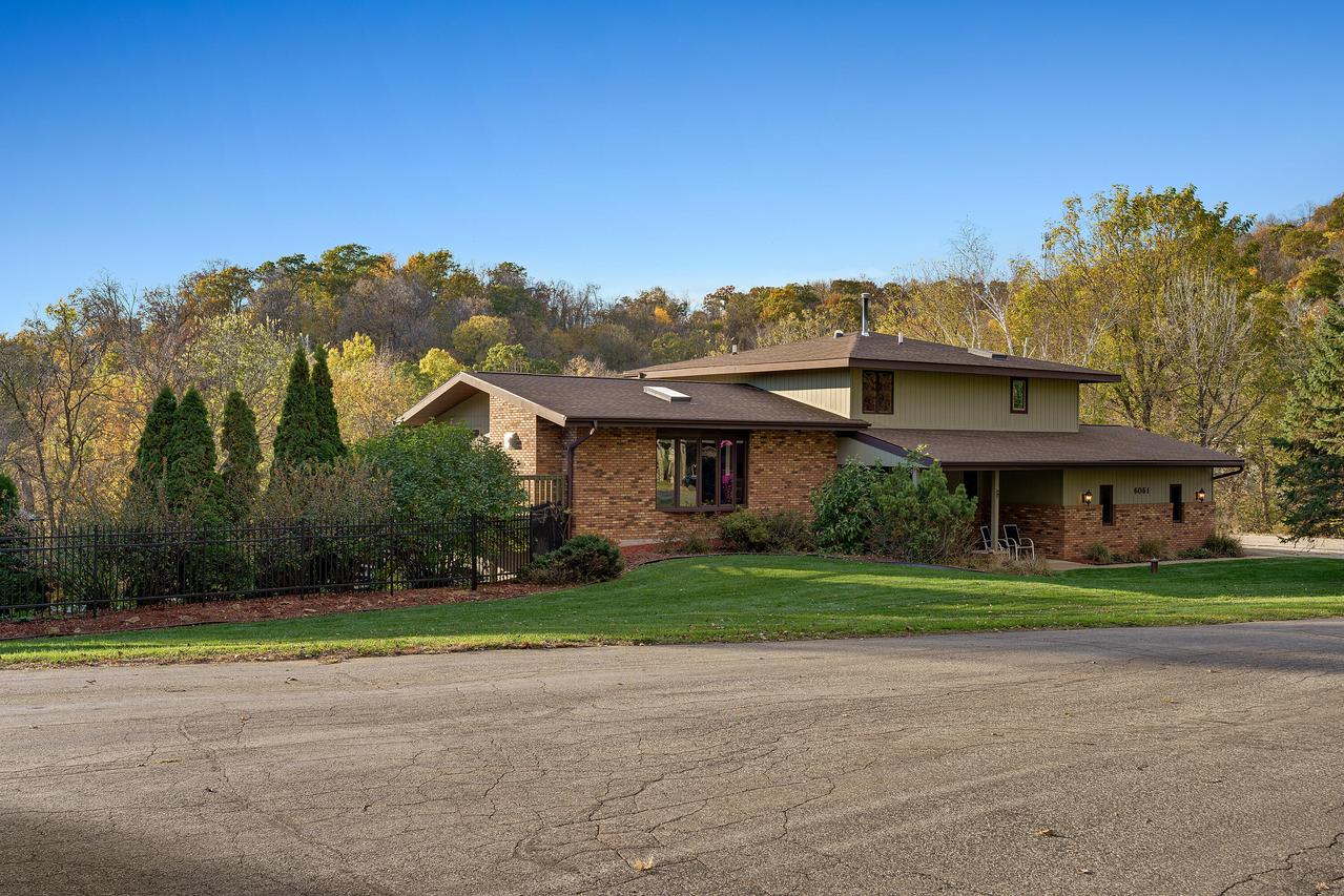 N6061 Summerglow Trl, Onalaska, WI 54650