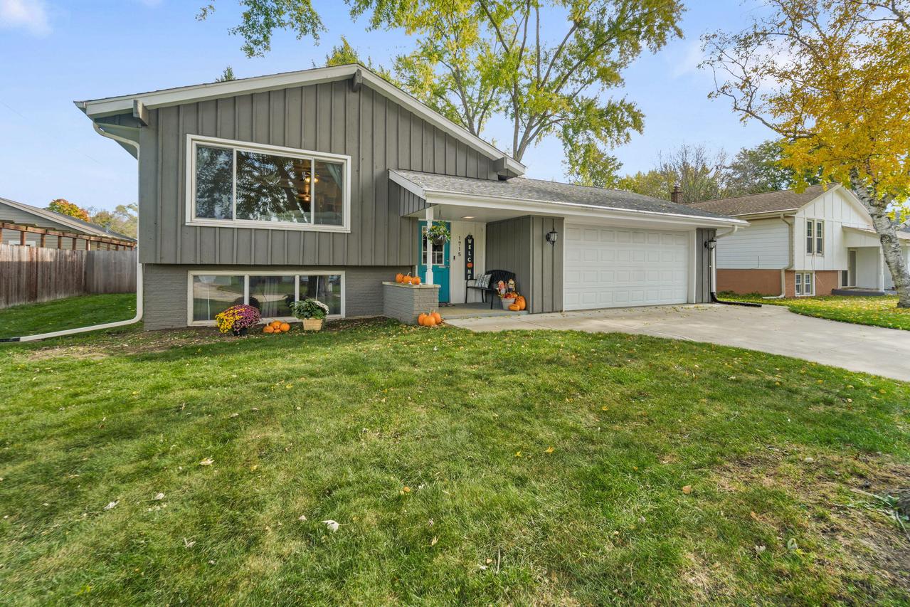 1715 Center Rd, Waukesha, WI 53189