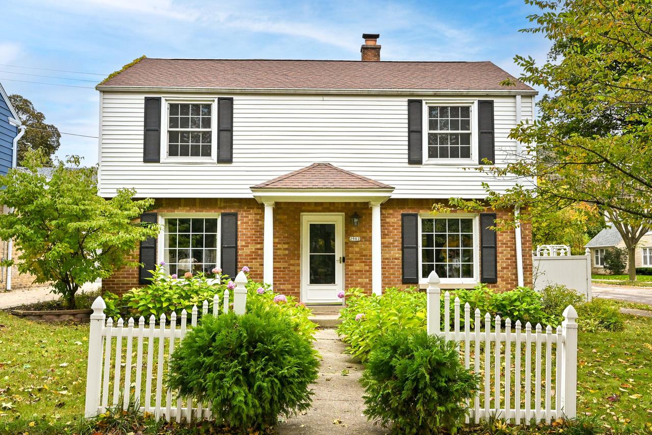 2902 N 68th St, Milwaukee, WI 53210