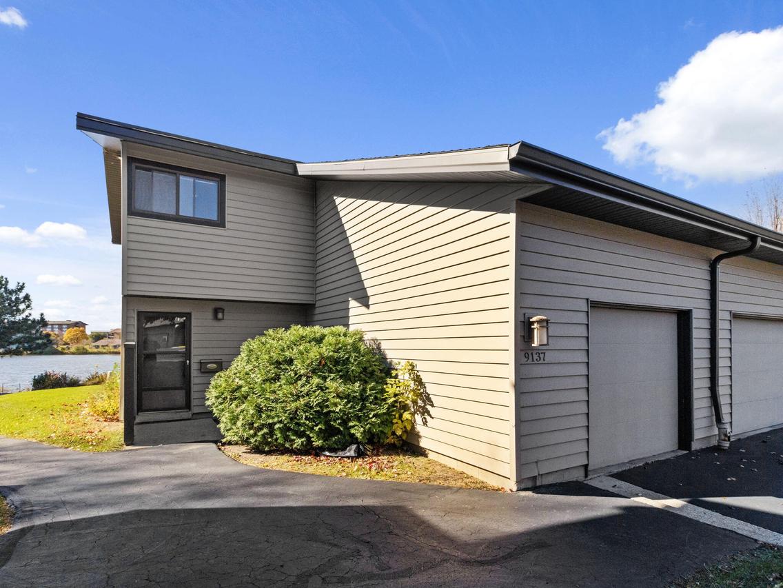 9137 N 70th St, Milwaukee, WI 53223