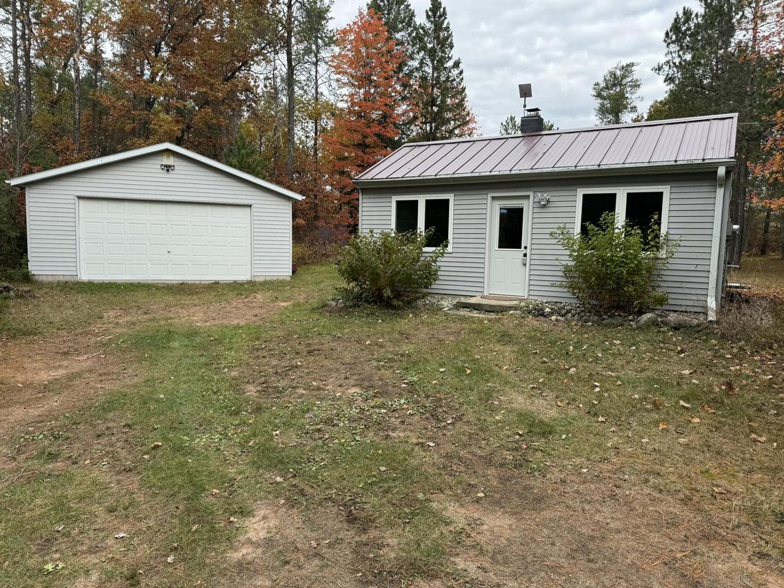 W11934 Crawford Ln, Silver Cliff, WI 54104
