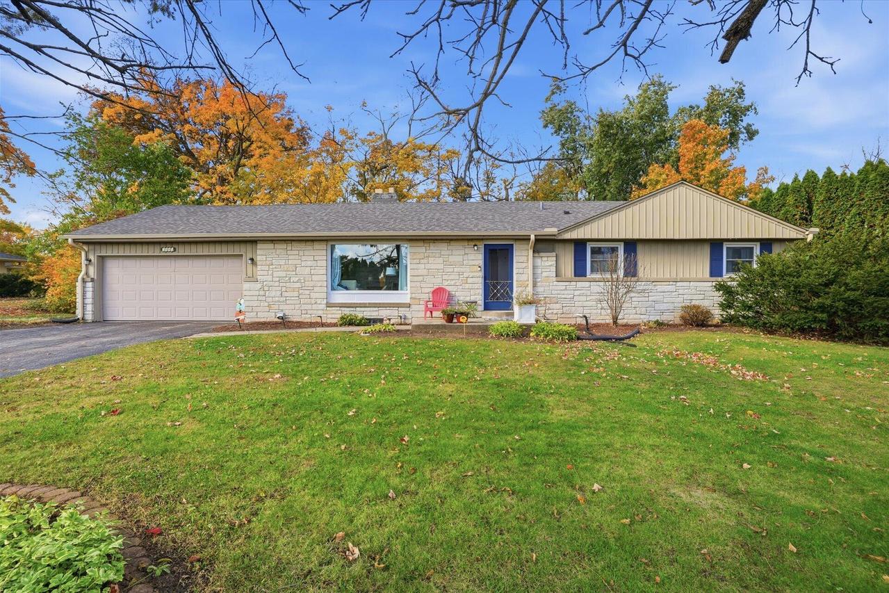 3845 Bradee Rd, Brookfield, WI 53005