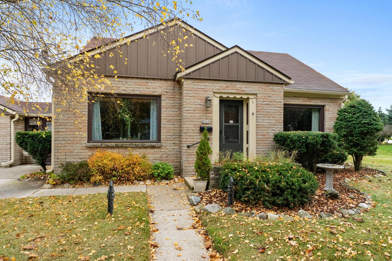 2383 S 18th St, Manitowoc, WI 54220