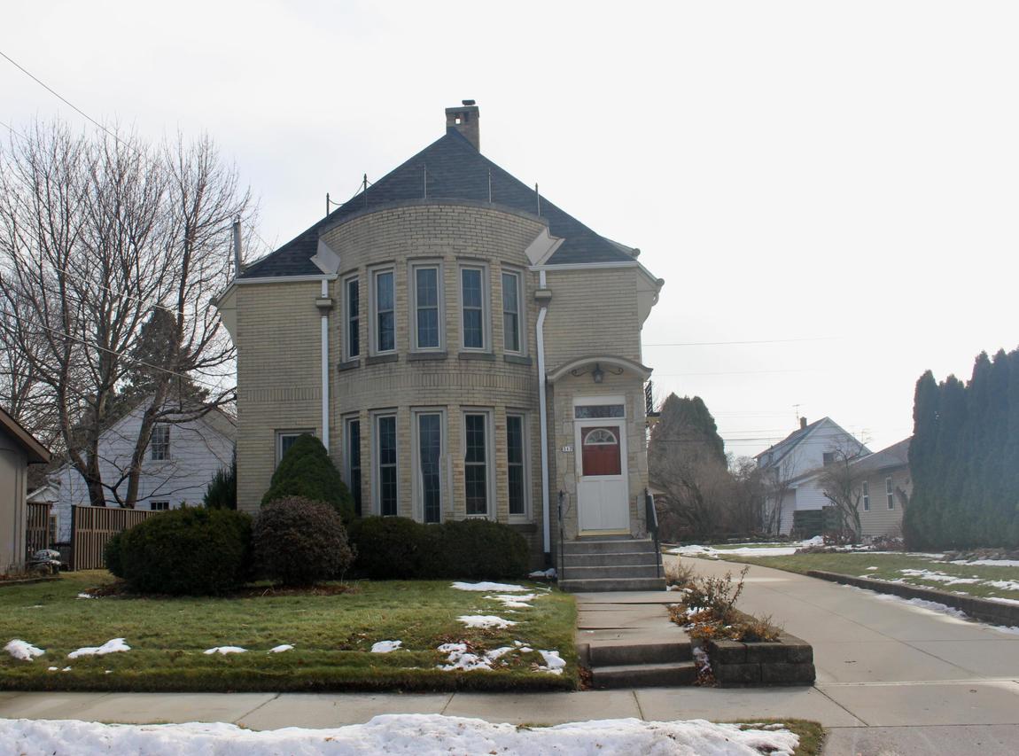 317 Euclid Ave, Sheboygan, WI 53083