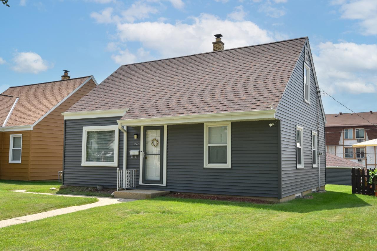 3137 S 19th St, Milwaukee, WI 53215