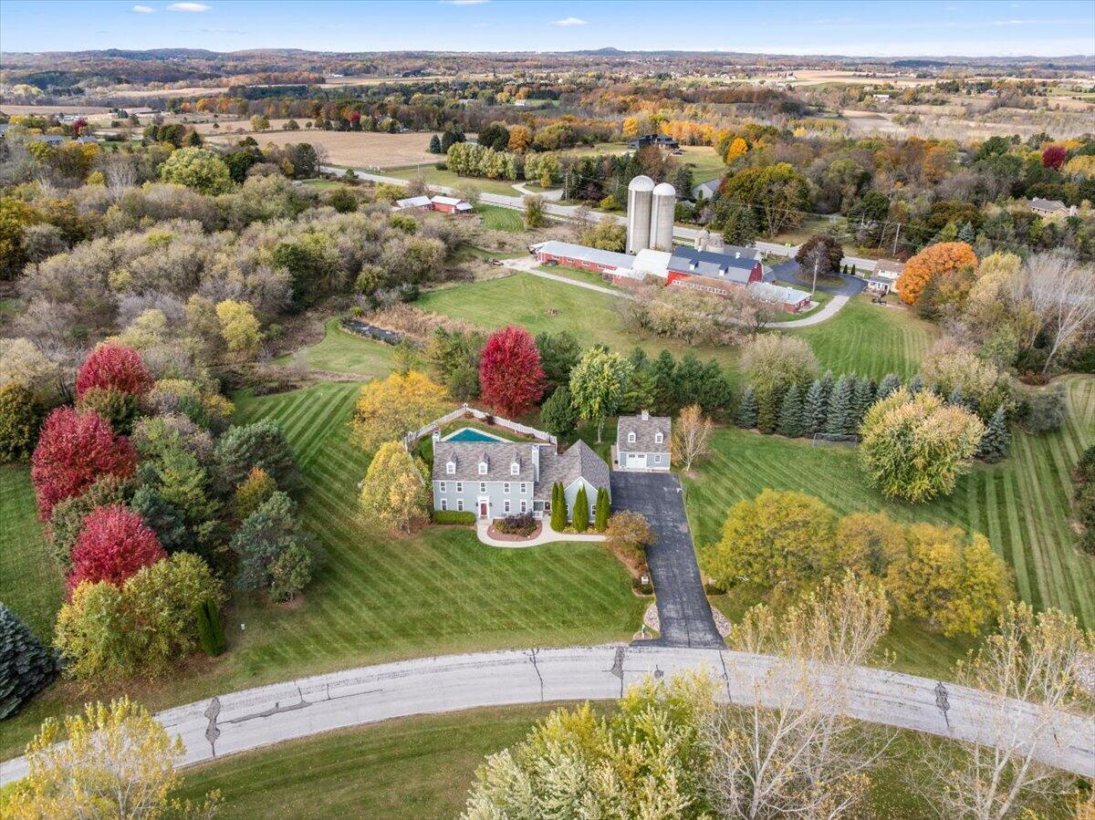 1641 Prairie Ln, Richfield, WI 53033