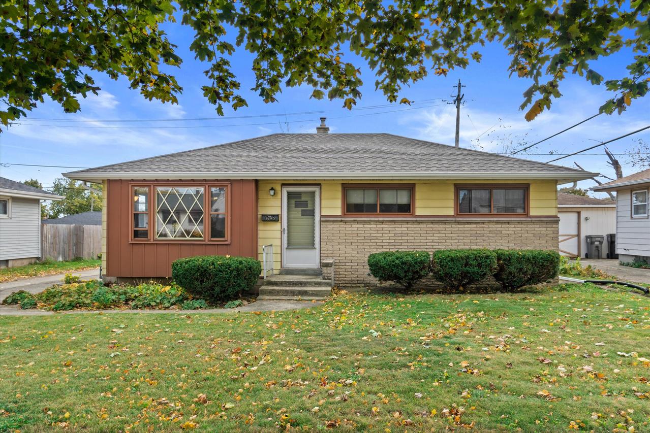 3745 E Klieforth Ave, Cudahy, WI 53110