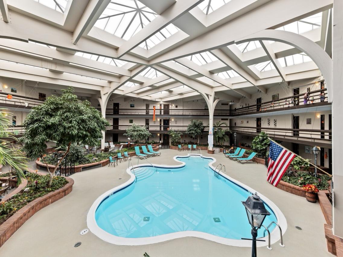 5200 S Tuckaway Blvd #249C, Greenfield, WI 53221