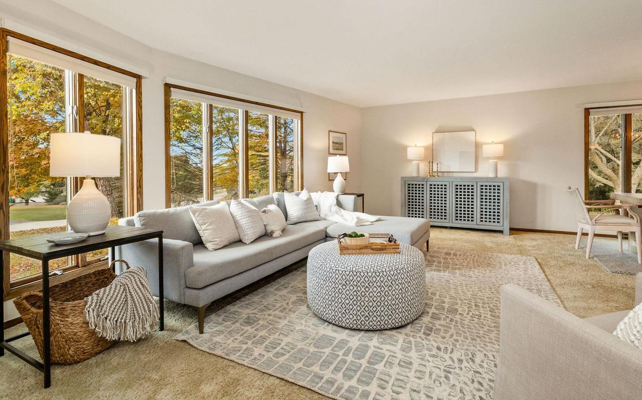 1640 Skyline Dr, Cedarburg, WI 53012