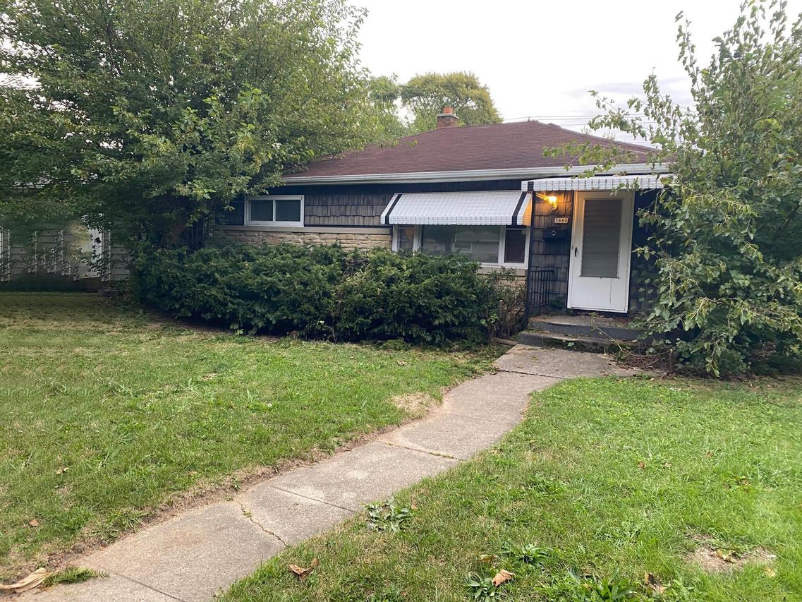 3880 N 93rd St, Milwaukee, WI 53222