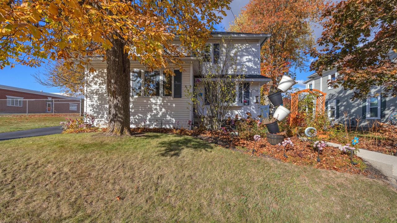 36 W Union Ave, Cedar Grove, WI 53013