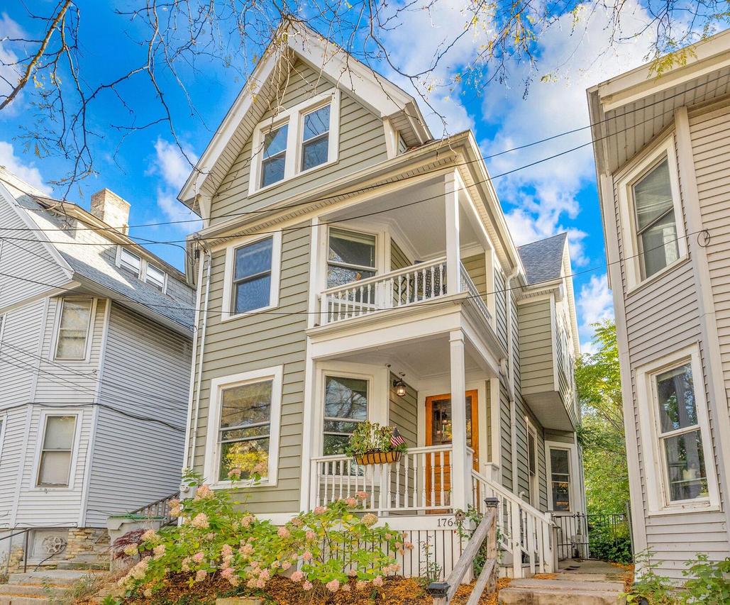 1764 N Astor St, Milwaukee, WI 53202