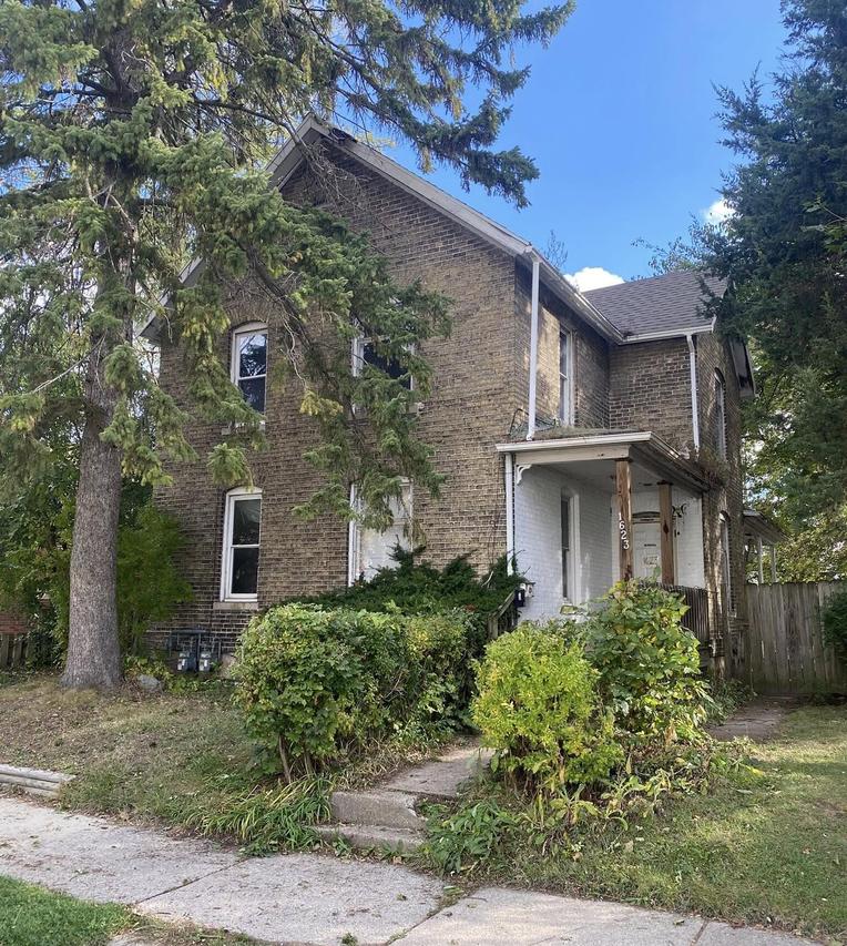 1623 Charles St, Racine, WI 53404