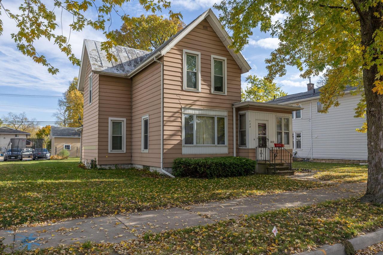 722 Caledonia St, La Crosse, WI 54603