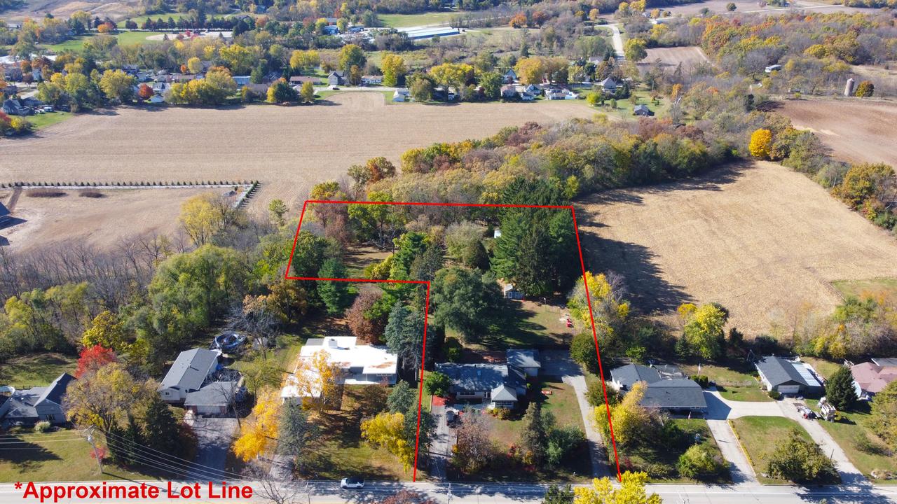 905 N Carter St, Genoa City, WI 53128