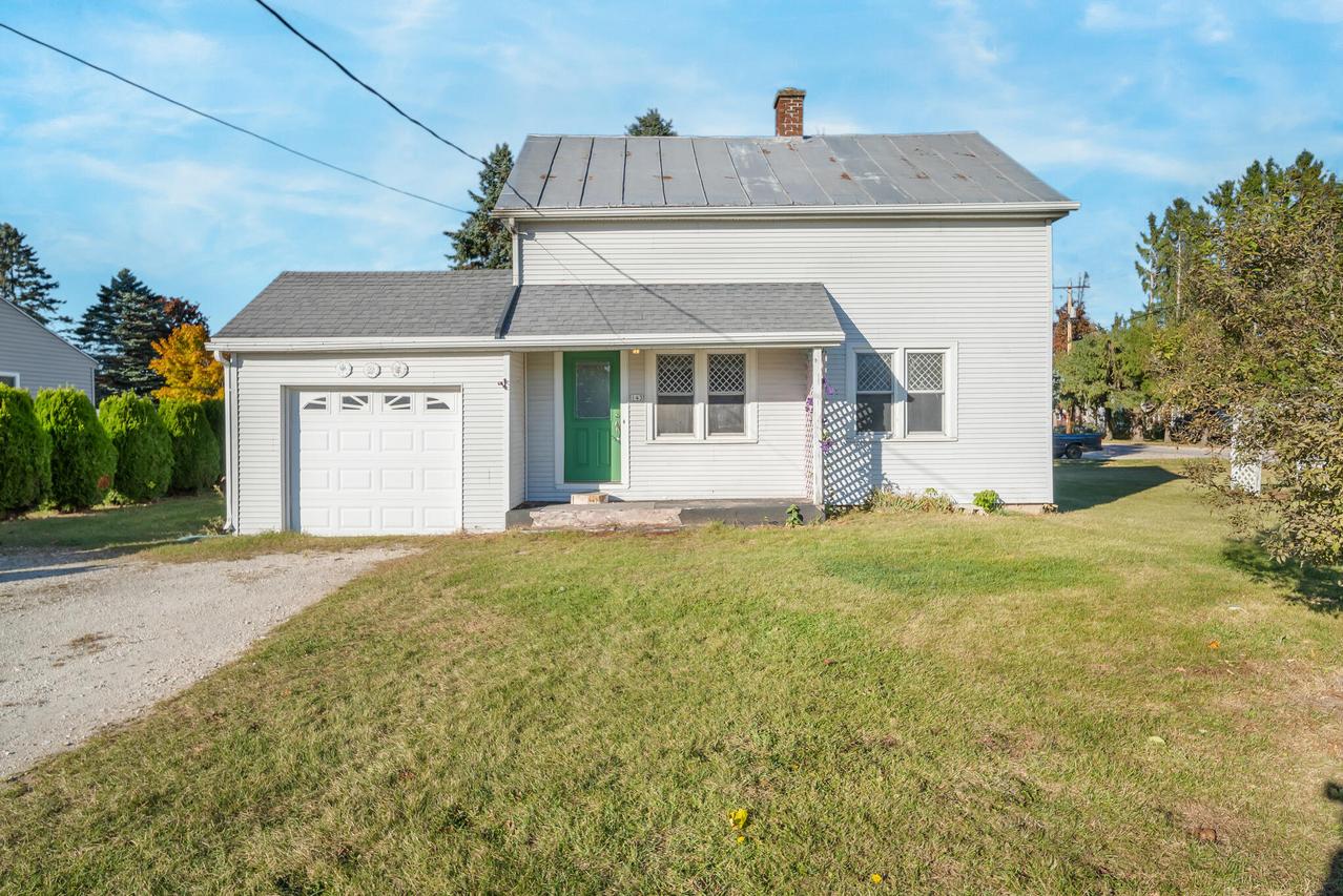 143 E Church St, Mishicot, WI 54228