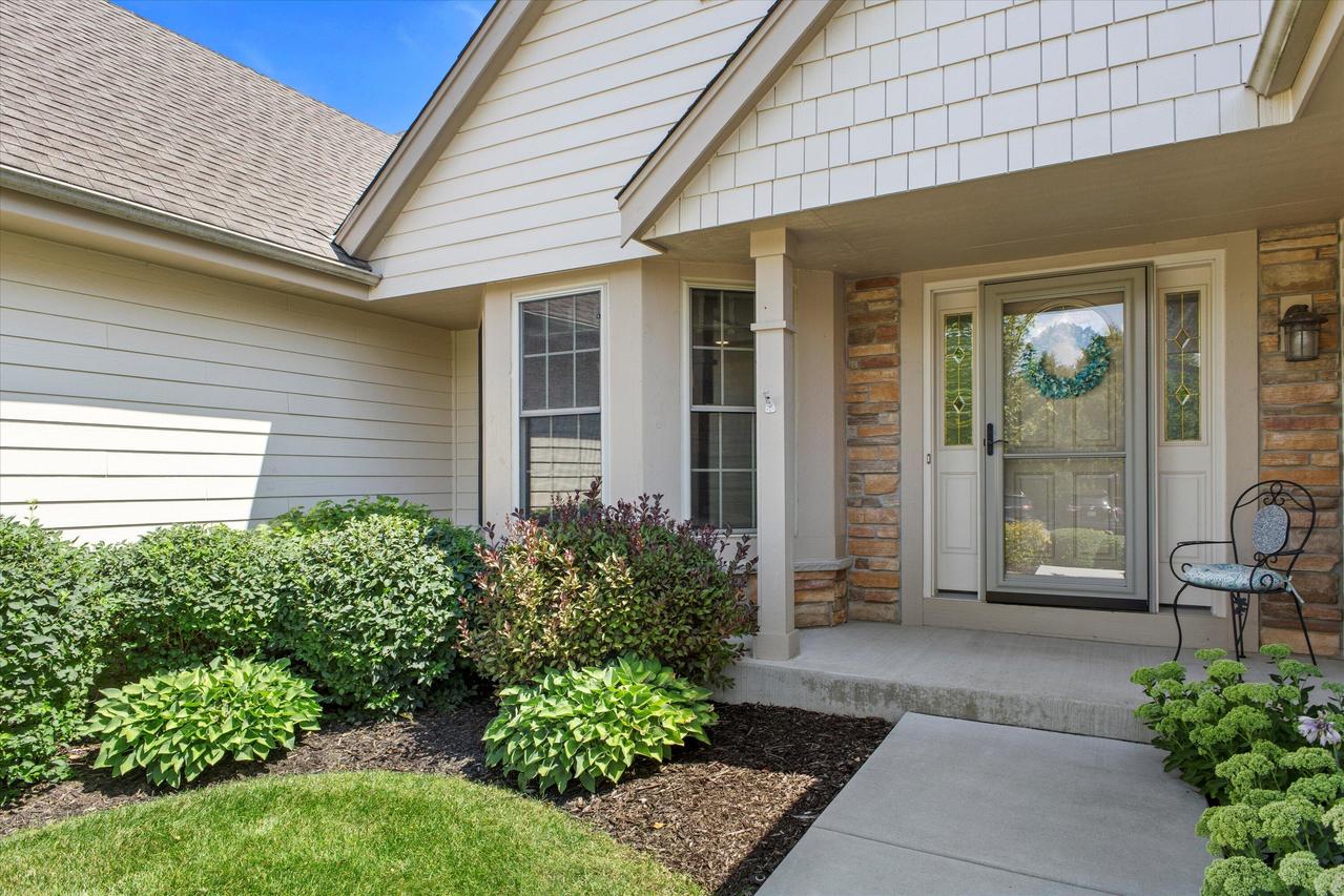 2440 E Circle Dr, Mount Pleasant, WI 53405