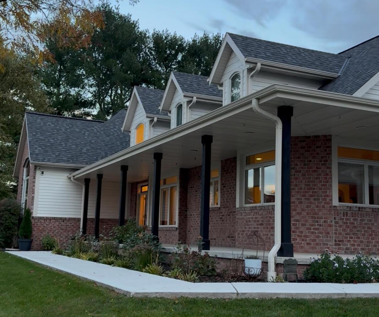 379 Sand Hill Ln., Dousman, WI 53118