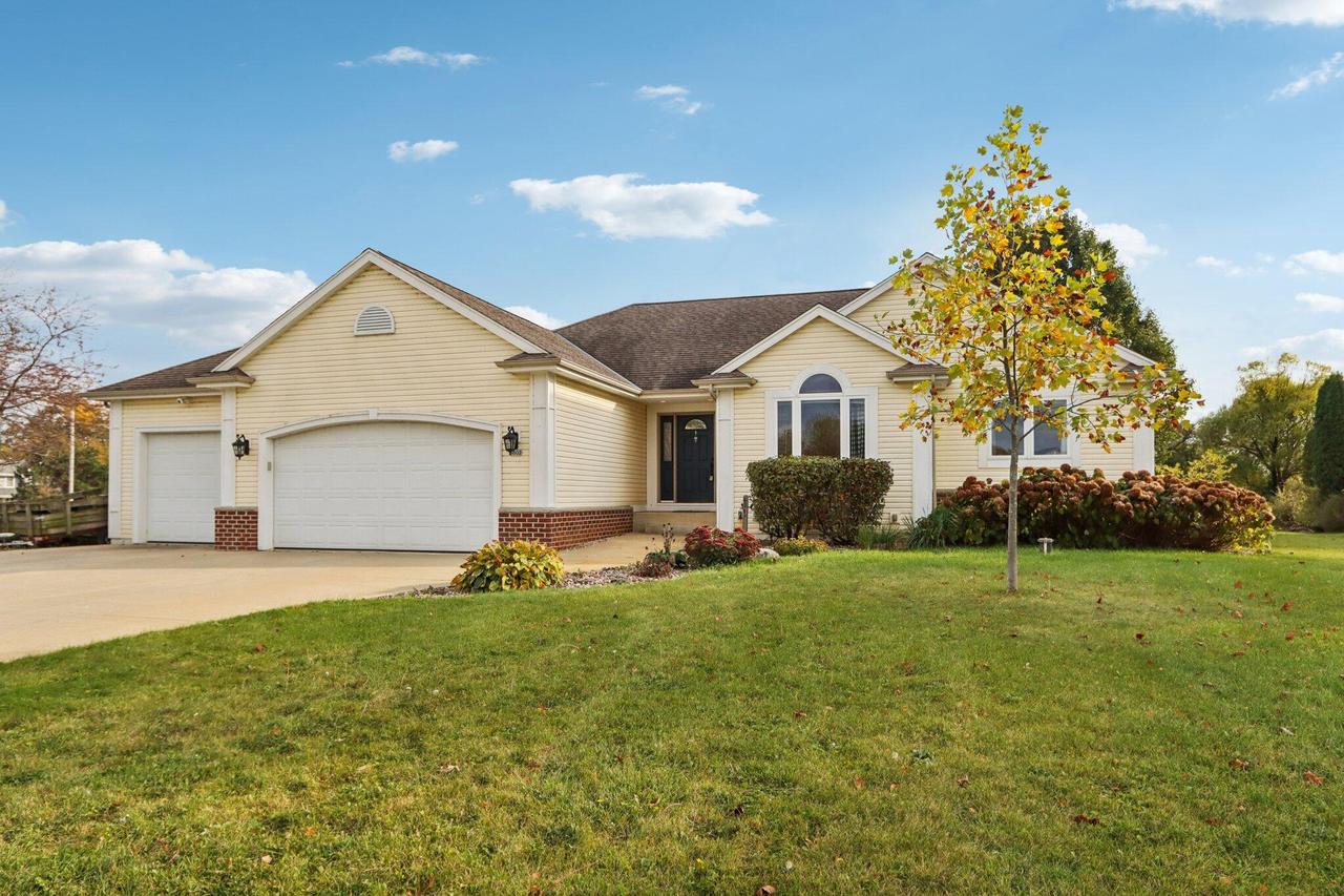 6802 Sandy Ln., Waterford, WI 53185