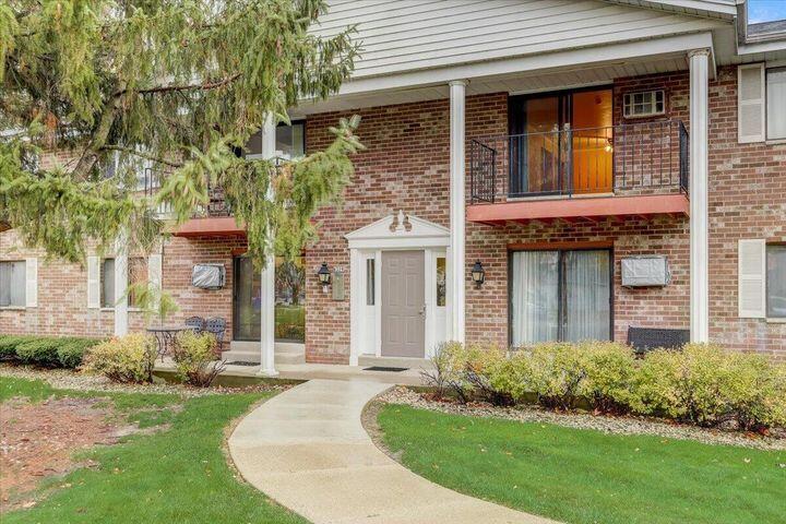 6329 W Nebraska Ave #203, Milwaukee, WI 53220