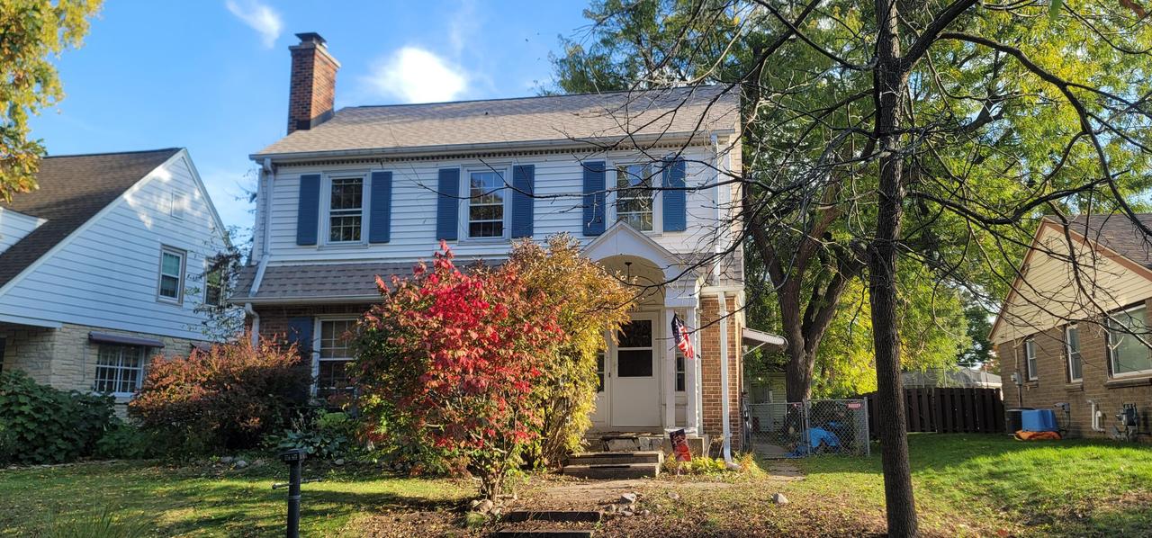 4623 W Midland Dr, Greenfield, WI 53219