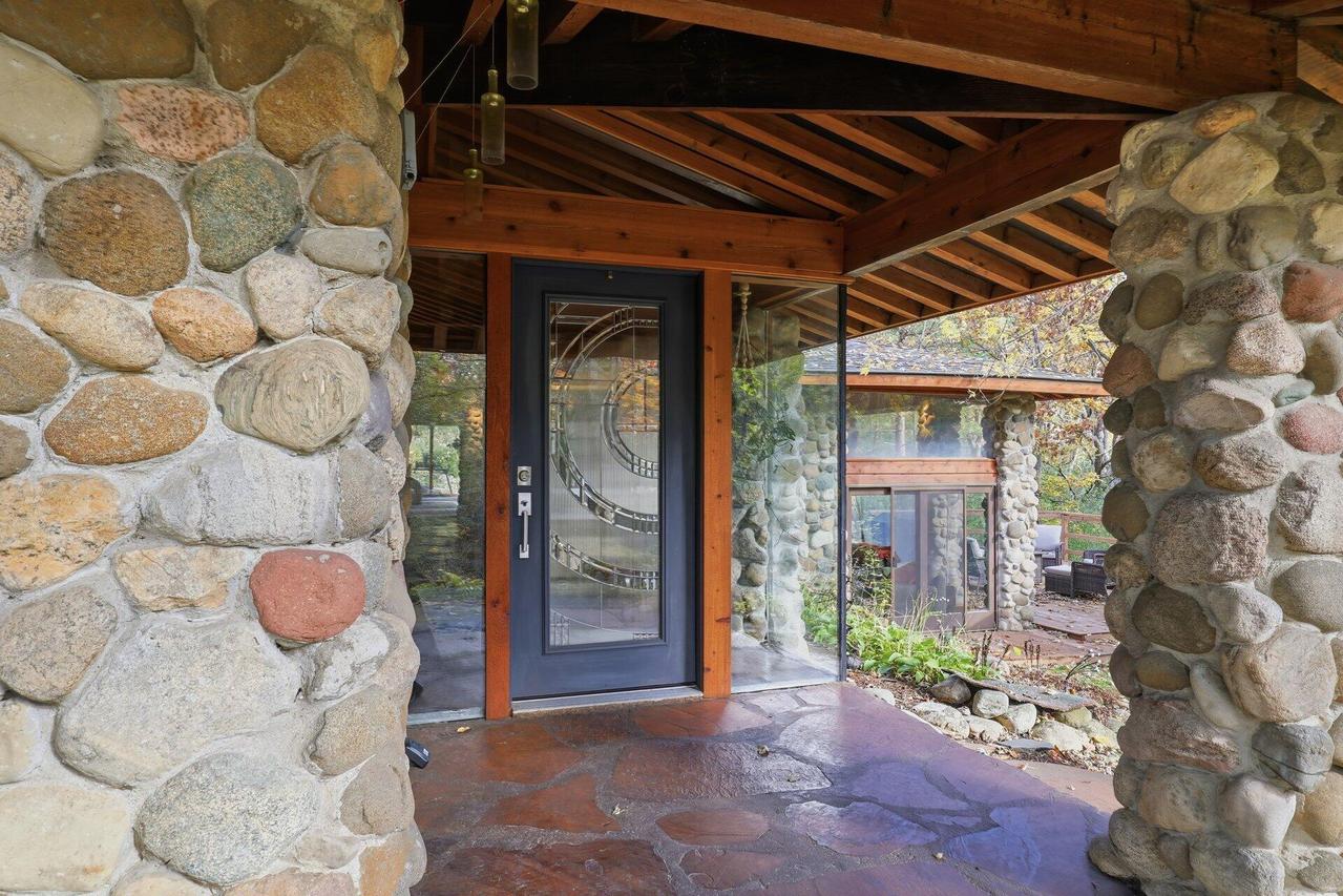 436 Thomas Rd, Wales, WI 53183