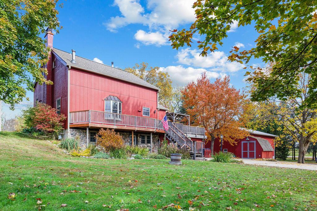 215 Criglas Rd, Wales, WI 53183