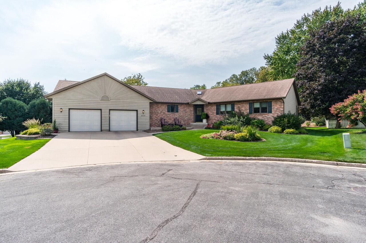 2808 Aster Pl, Onalaska, WI 54650