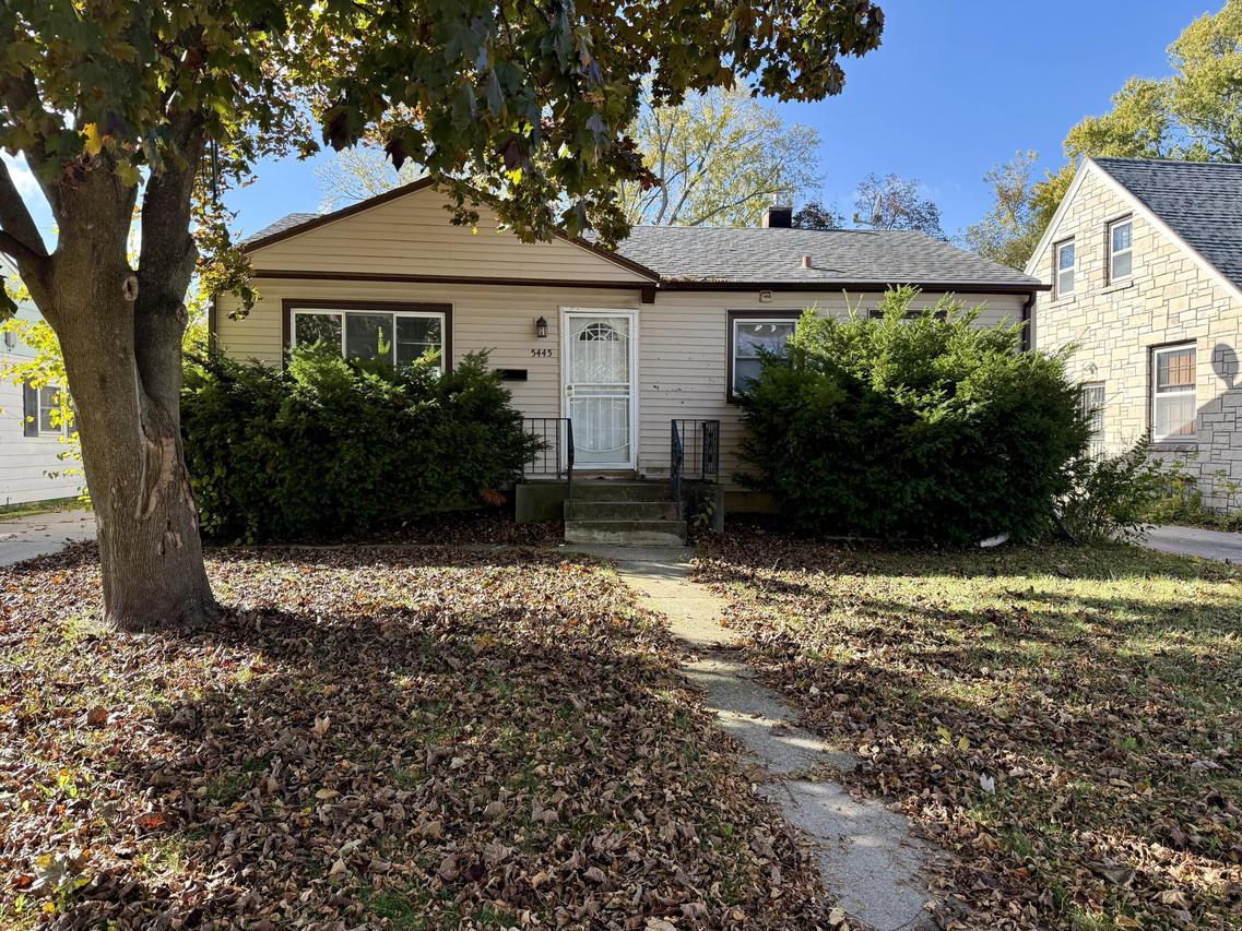 5445 N 54th St, Milwaukee, WI 53218
