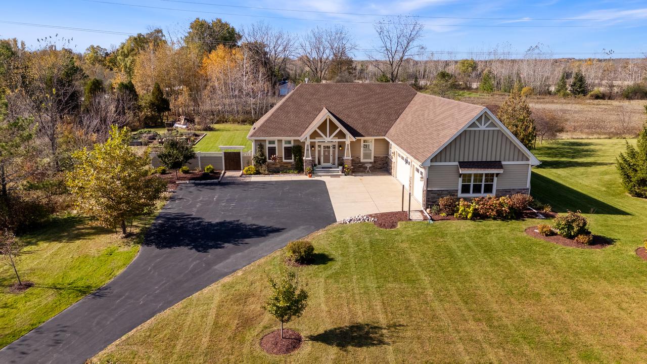 1935 Blacksmith Rd, Cedarburg, WI 53012