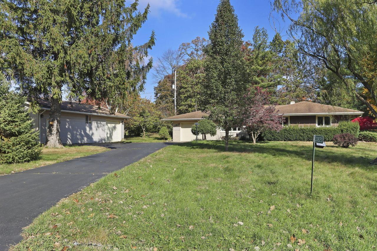 33820 Oriole Cir, Burlington, WI 53105