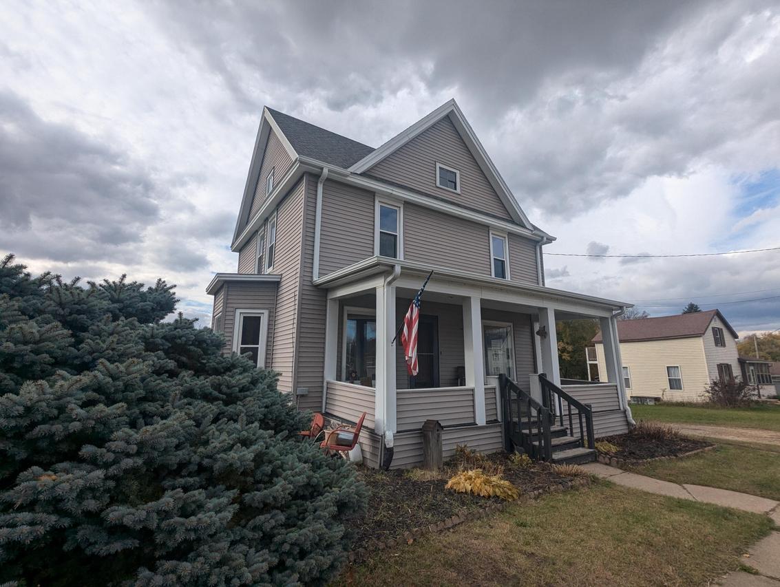 916 S Water St, Sparta, WI 54656