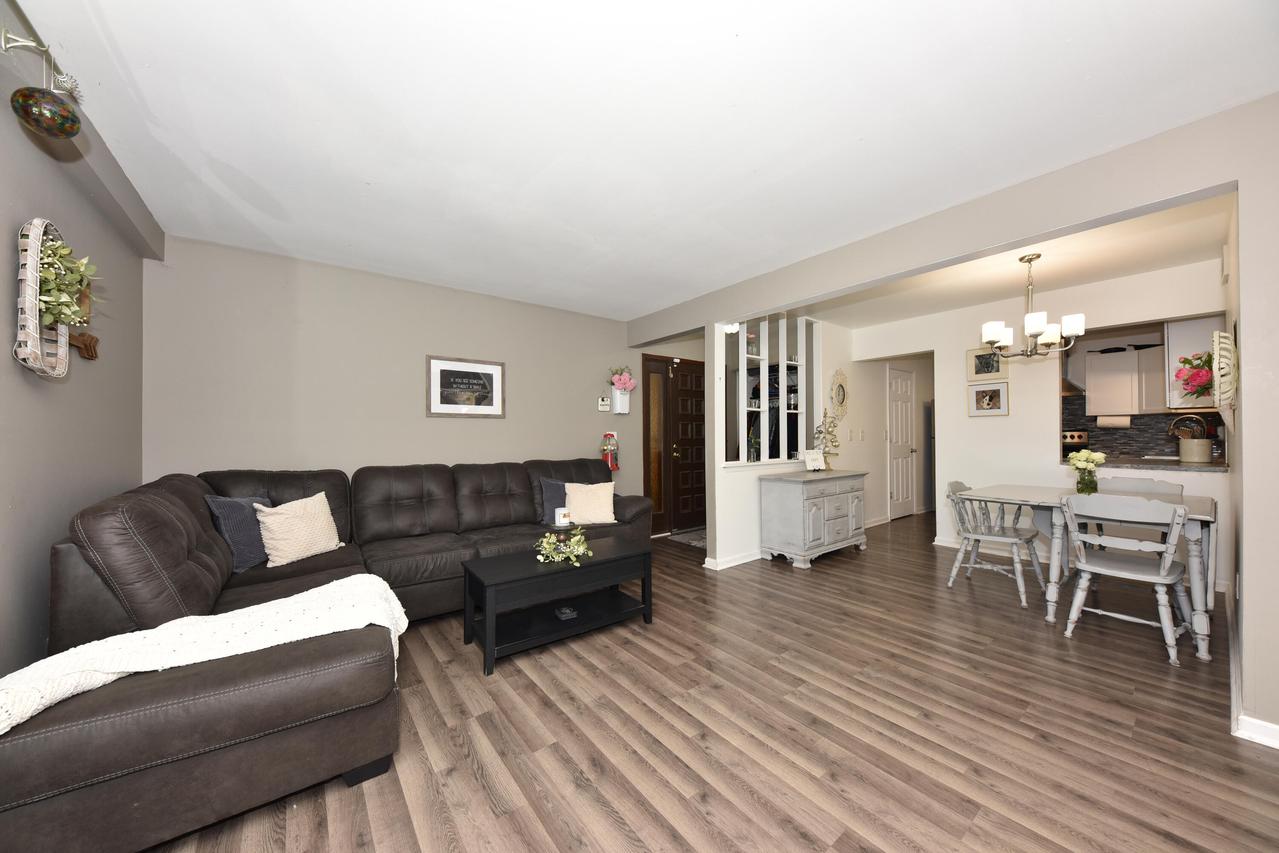 8643 N Servite Dr #112, Milwaukee, WI 53223