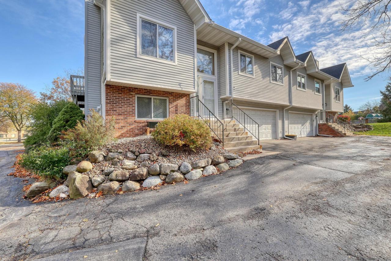 1825 Woodburn Rd #C, Waukesha, WI 53188