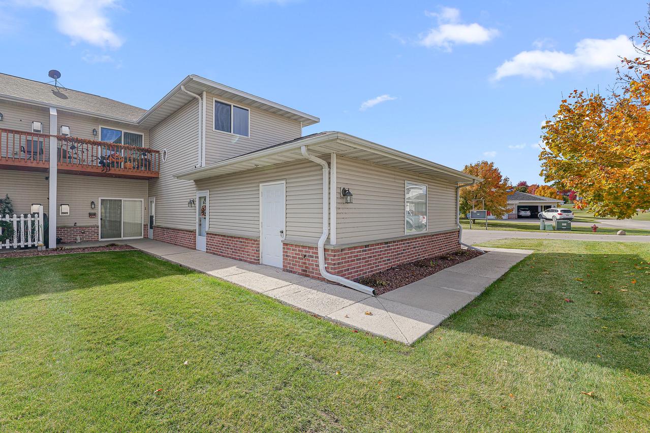 318 Brookside Dr. #1, Mayville, WI 53050