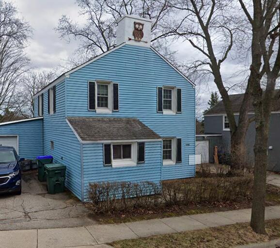 5580 Arrowwood St, Greendale, WI 53129