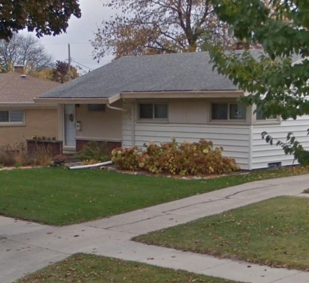 8627 W Ruby Ave, Milwaukee, WI 53225