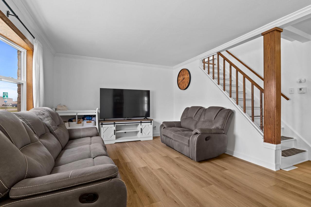 110 6th St, Sheboygan Falls, WI 53085