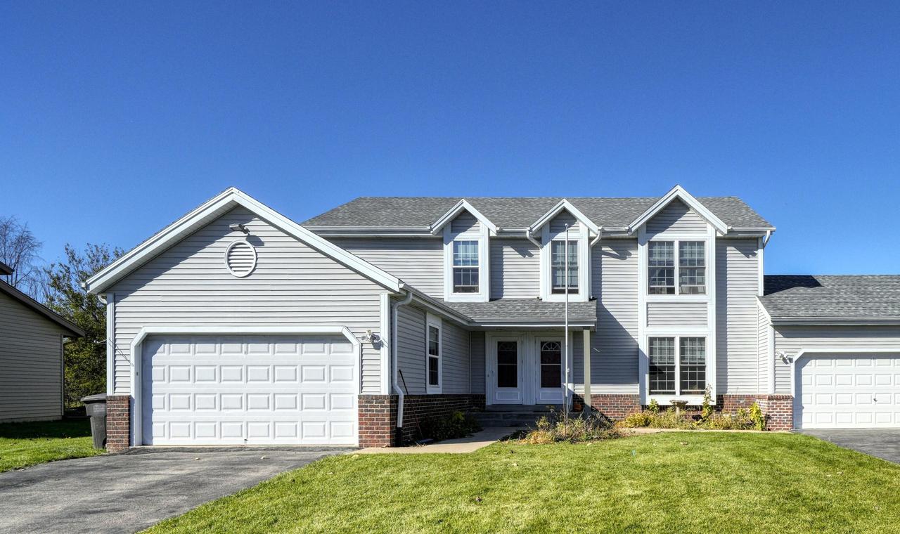 418 N 6th St, Waterford, WI 53185