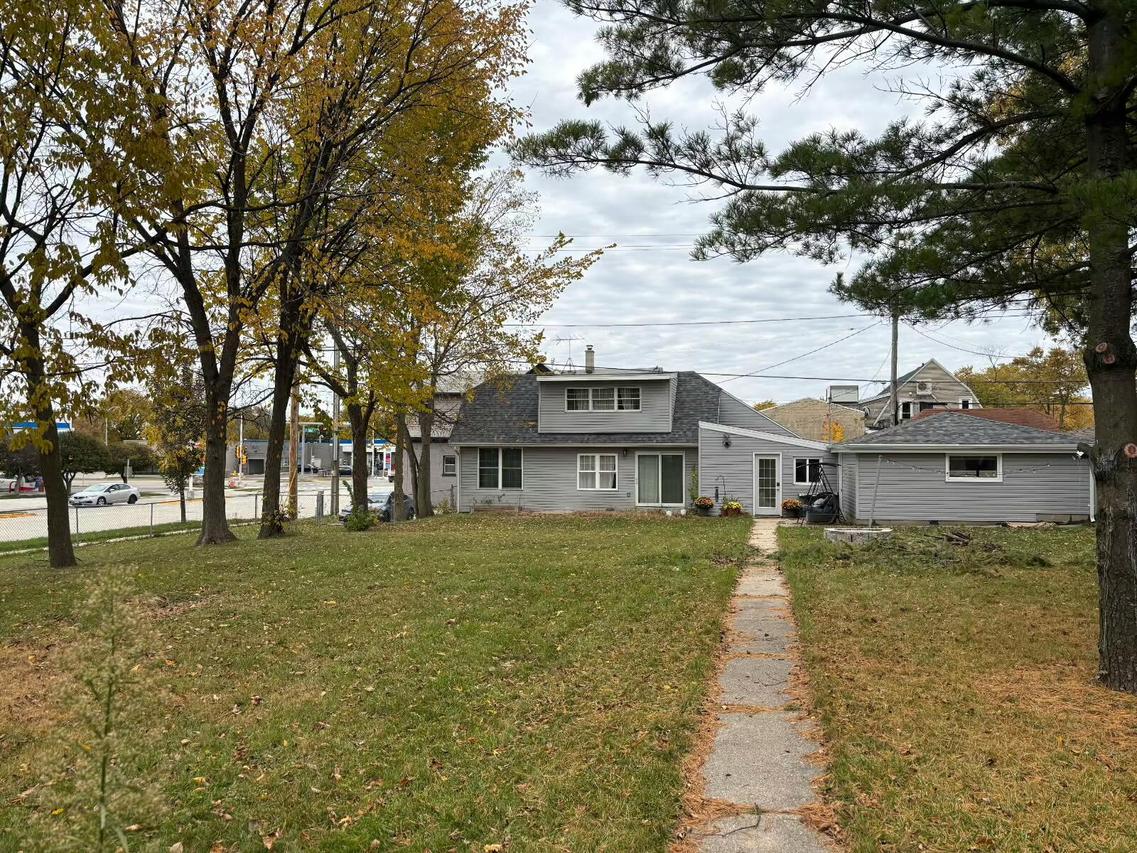 3906 S 1st. St, Milwaukee, WI 53207