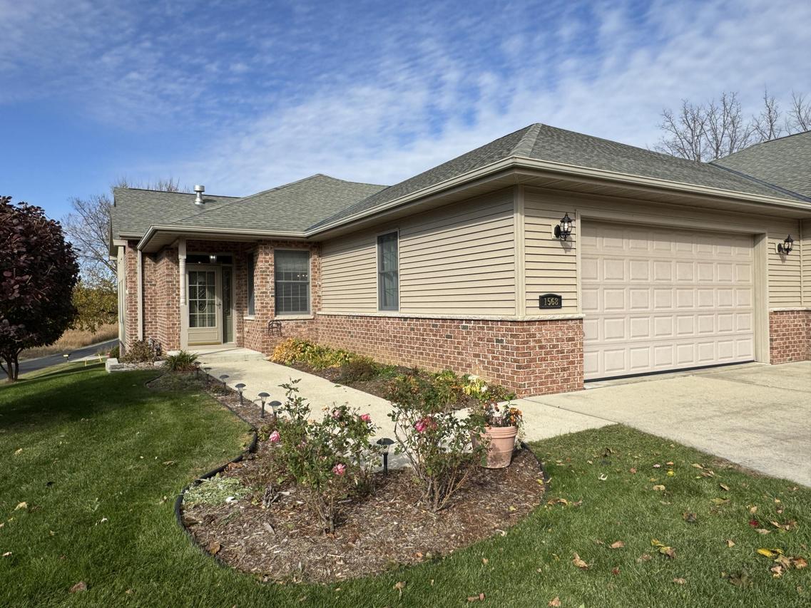 1568 E East Gate Dr, Watertown, WI 53094