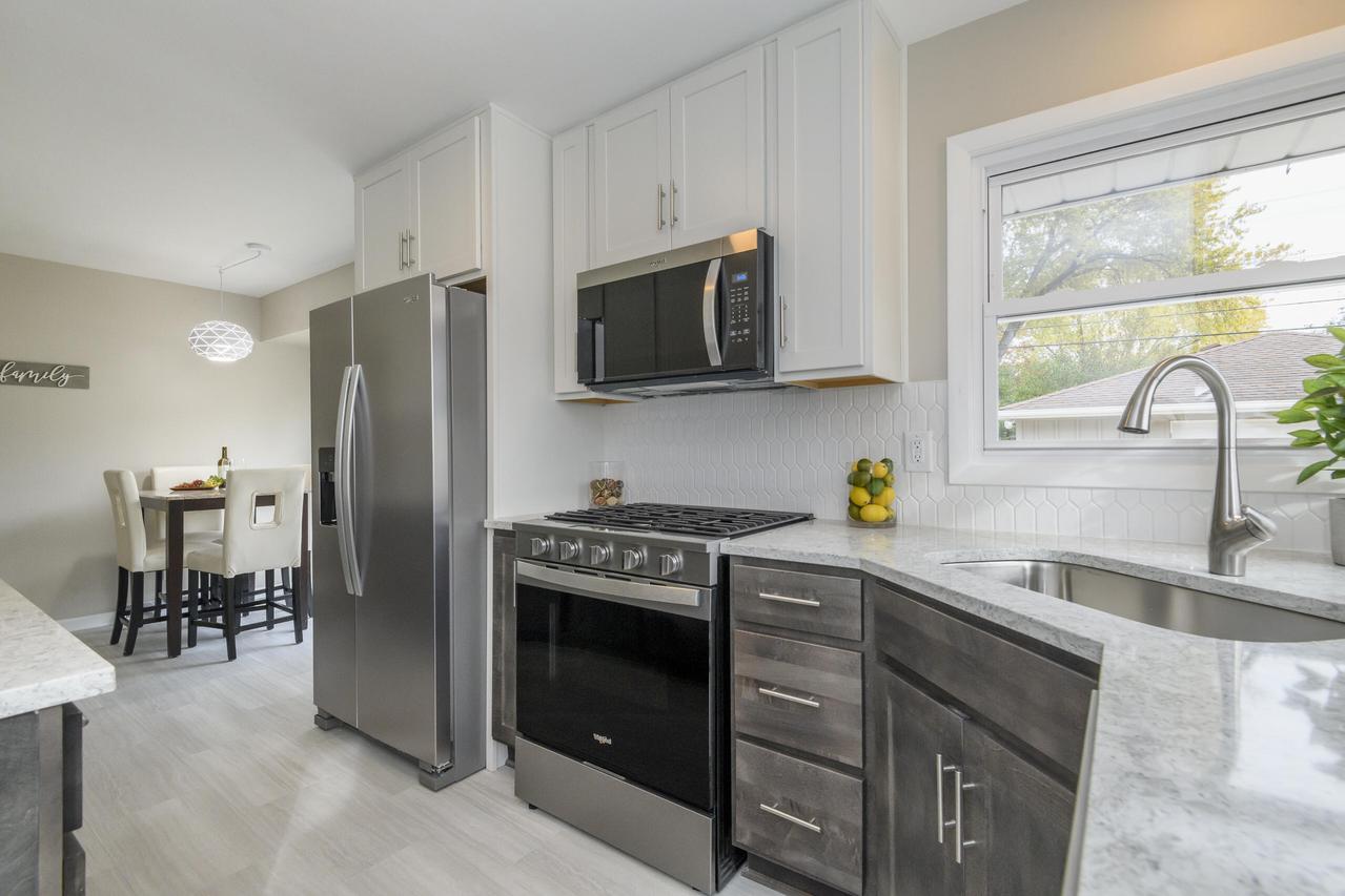 8246 N 52nd St, Brown Deer, WI 53223